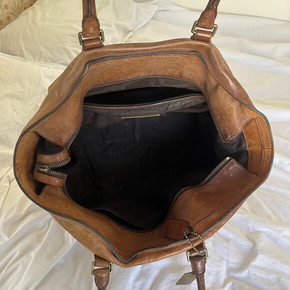 Coach Bleecker Weekend Tote In Pebbled Leather - Picture 3 of 3